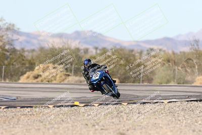 media/Dec-06-2025-CVMA (Sat) [[4a896cc04c]]/Race 9-500-400-350 Supersport/